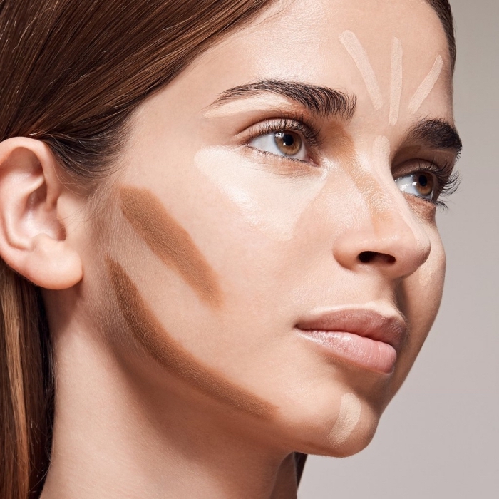 exemple comment faire un contouring facile avec produits cosmétiques pour visage, marquer les zones à sculpter en teinte foncée