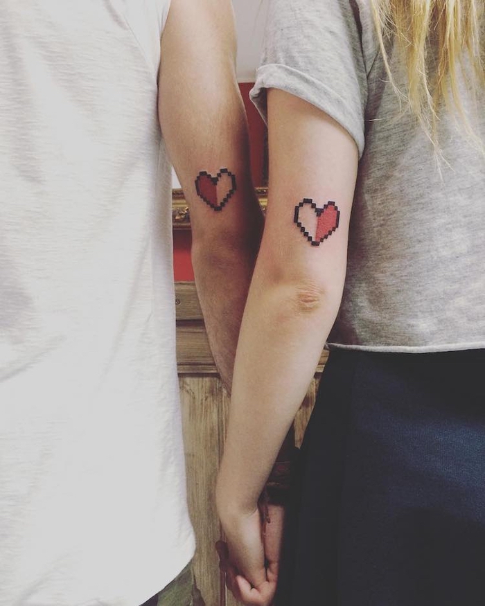 Pixel art coeur complet, tatouage complémentaire, tatouage symbole, se faire tatouer avec sa copine