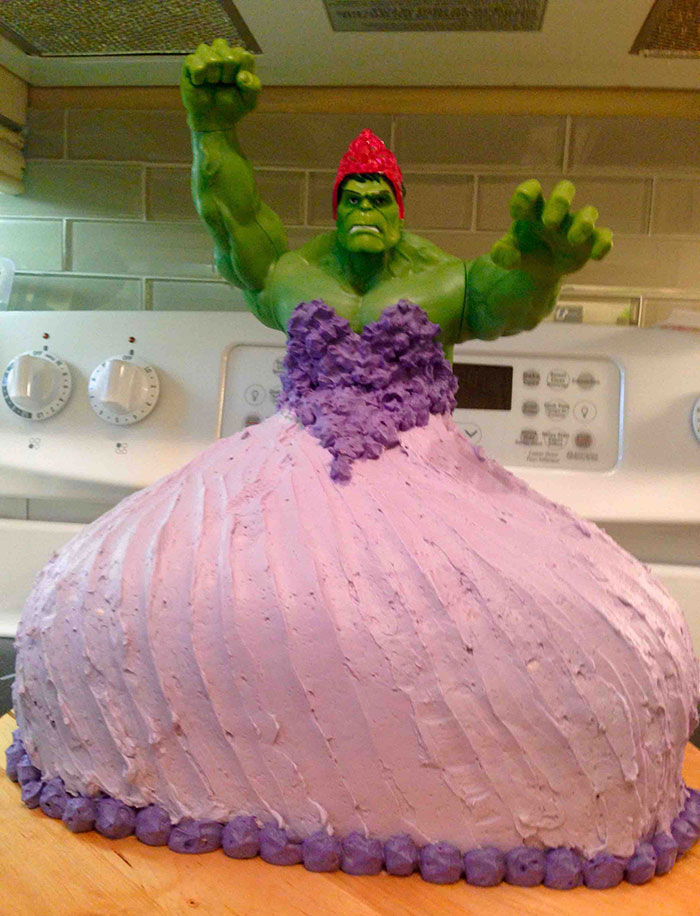 Gateau Hulk en robe de princesse pour anniversaire garçon ou fille, gateau anniversaire enfant, cool idee pour faire rigoler