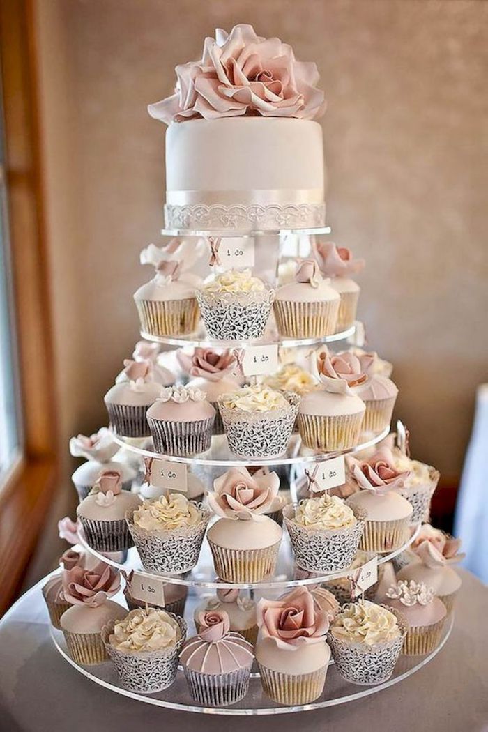 Idée piece montee mariage, piece montée de cupcakes, wedding cake mariage original, gateau de mariage de luxe