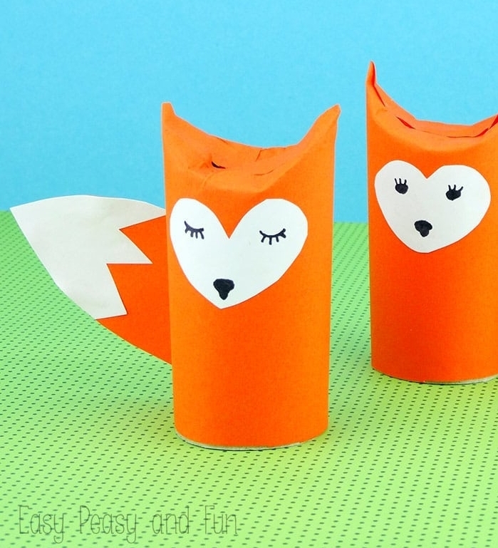 quelle activité automne maternelle, exemple activité manuelle avec rouleau papier toilette pour créer des renards en papier