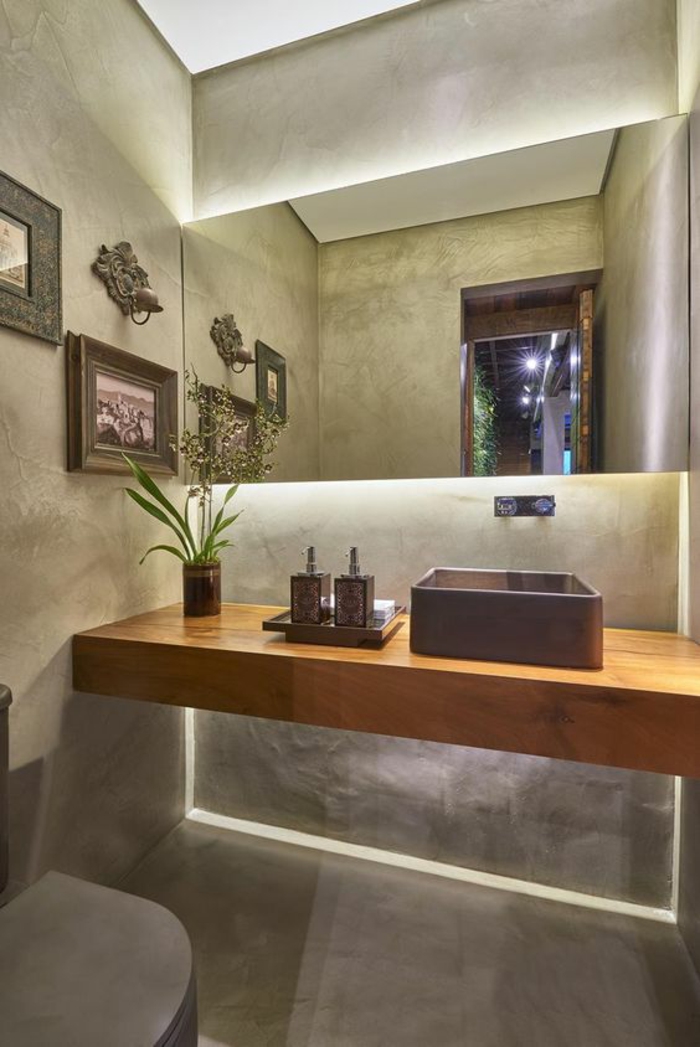 decoration petite salle de bain, salle de bain zen et chaleuresue, meuble lavabo suspendu en bois beige lavabo carré en pierre noire