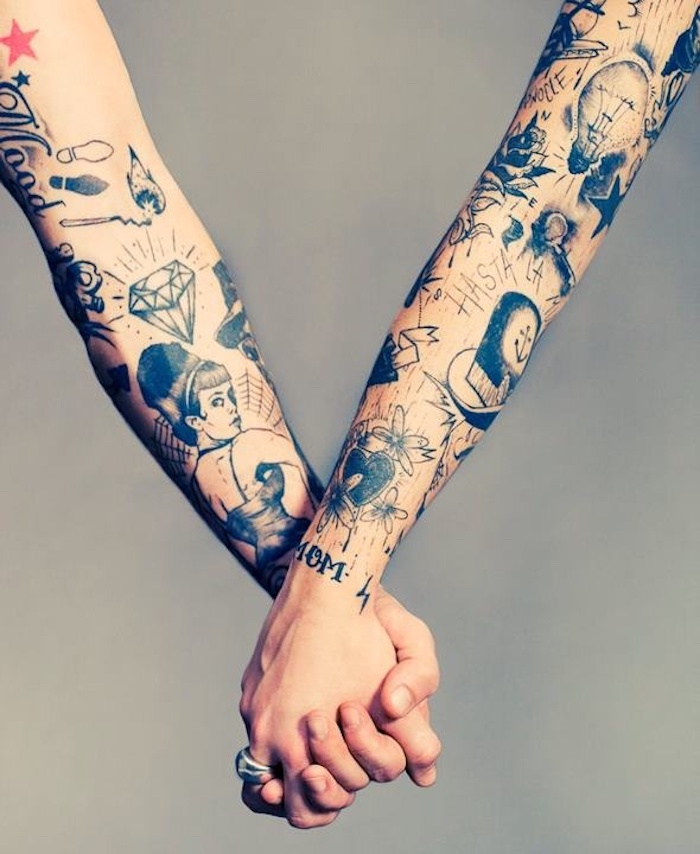 Main tatoué, tatouage prenom en commun, amour romantique pour toujours idée quoi choisir comme tatou pour soi et son copine