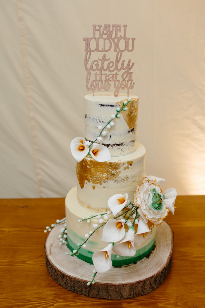 Idée piece montee mariage, wedding cake mariage, gateau de mariage de luxe, fleurs pour decoration 