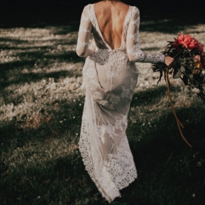 La robe de mariée à dos nu : 70 robes suggestives à dos ouverts coup de coeur