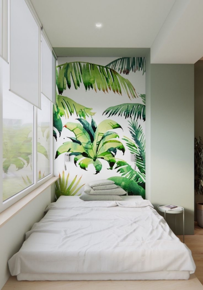 du papier peint tête de lit tropical pour un pan de mur qui invite à l'évasion dans la chambre à coucher relaxante