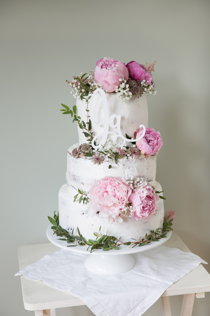 La meilleure idée de gateau mariage qui dit oui, gâteau de merveille décoré de pivoines roses, image de gateau beau