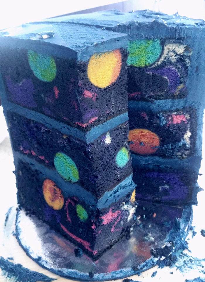 Photo de gateau d anniversaire personnalisé, gâteau d anniversaire original noir, galaxie gâteau magnifique