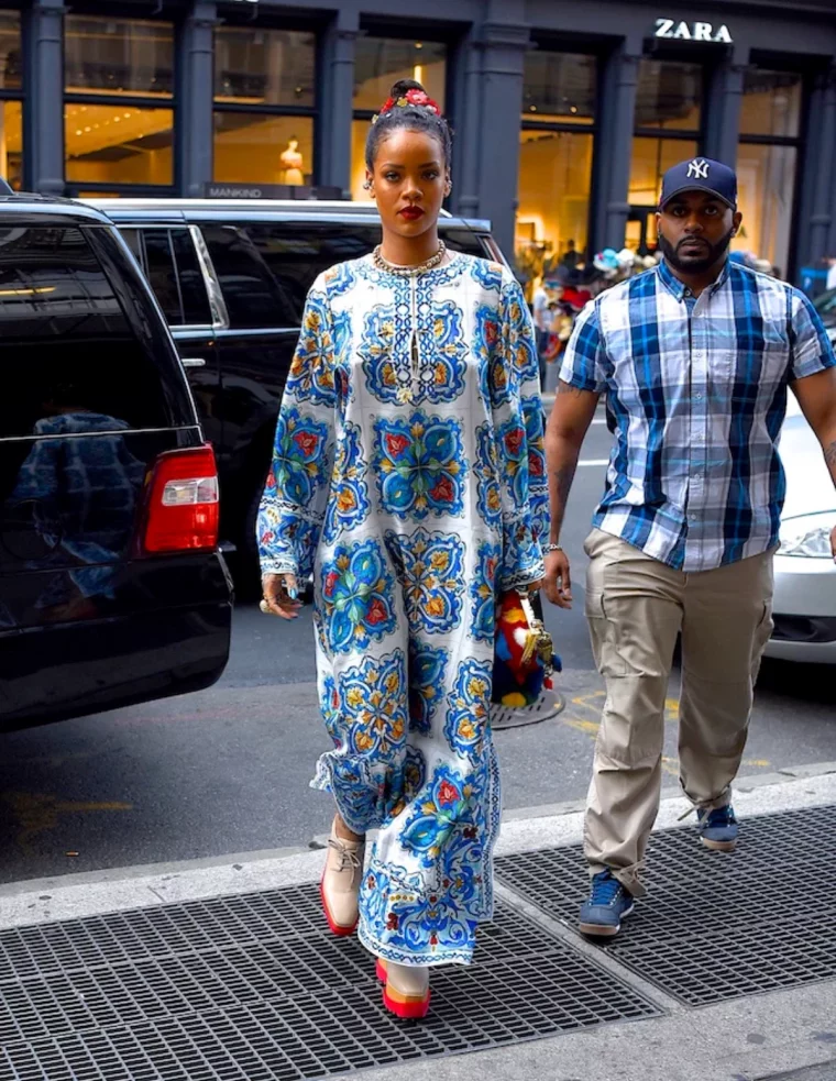 rihanna en kaftan tissu wax modele