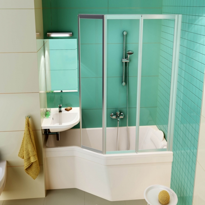 exemple de petite baignoire d angle avec douche, modèle petite vasque d'angle, idée quelles couleurs associer dans une salle de bain