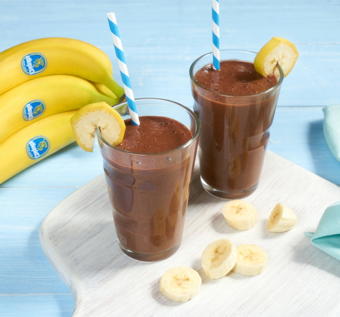 smoothie banane et chocolat, idées repas liquide avec chocolat; smoothie couleur marron