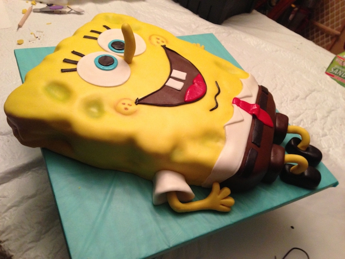 Bonne idée de gateau Sponge Bob, un gâteau à pâte à sucre original, choisir un caractère rigolo pour le gâteau