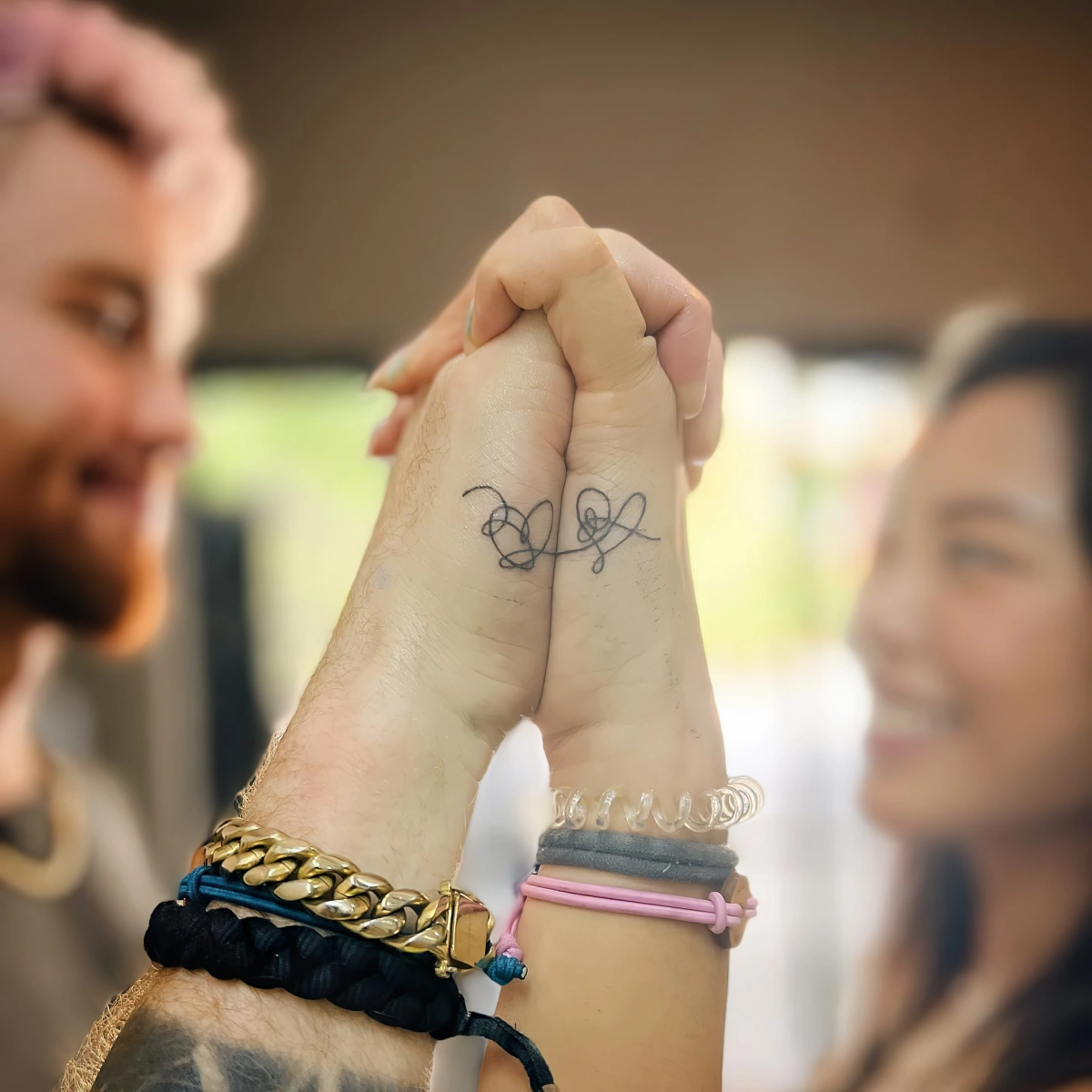 symbole d union amoureux tatouage en commun couple