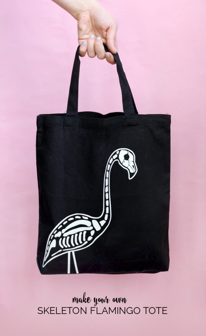 modèle de sac à main cabas noir avec dessin squelette de flamant, accessoire sac cabas personnalisé pour Halloween
