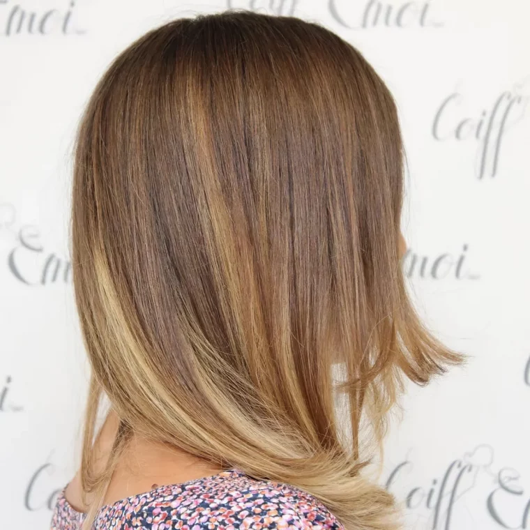 balayage blond miel sur base chatain claire