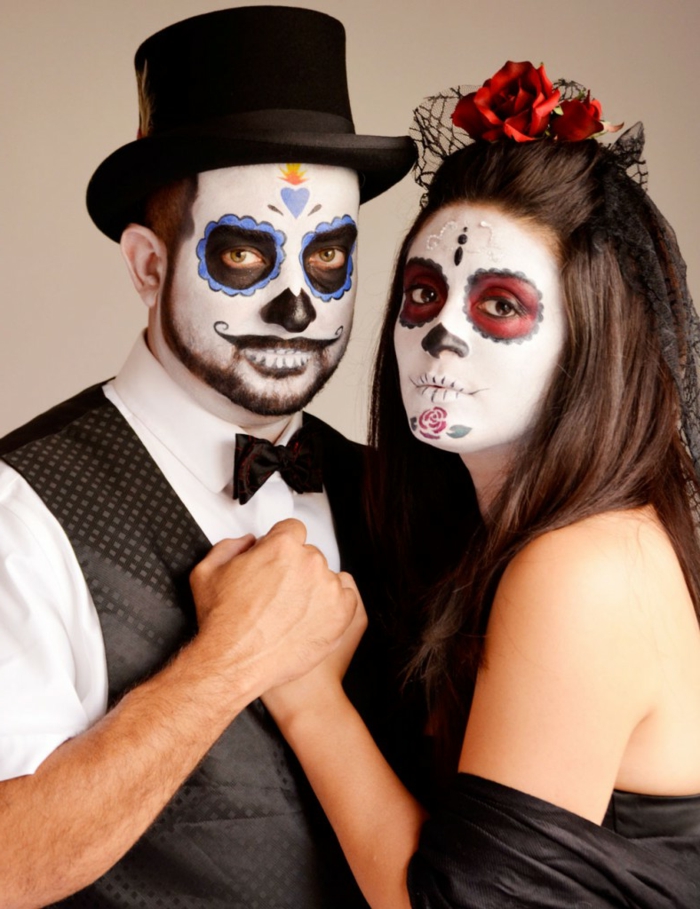 maquillage halloween mexicain, chapeau cylindre, cernes noirs et bleus, moustache et dents, femme avec chapeau filet
