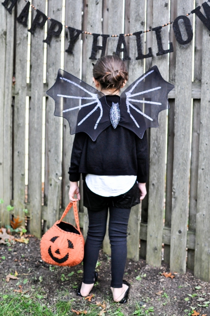 costume Halloween DIY pour enfant, deguisement halloween maison avec ailes DIY à design chauve-souris 3D