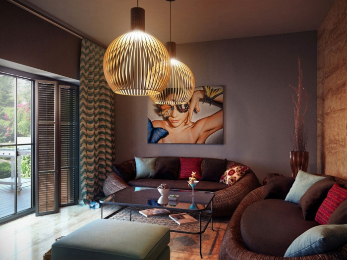 salon avec un fond coloré pastel, deux lampes bambou, photographie artistique, sofas cool