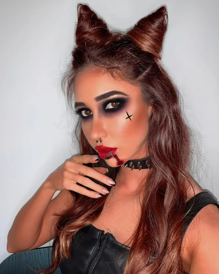 maquillage facile halloween diablesse smoky yeux noirs