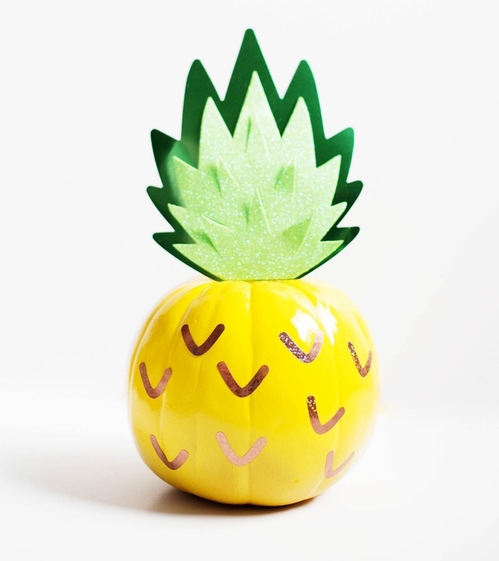 comment faire un dessin citrouille facile, modèle de fausse citrouille décorée avec peinture et papier coloré à design ananas