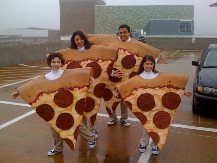 Idée déguisement original de pizza pièces pour la famille, déguisement film culte personnage célèbre, cool idée pour tous