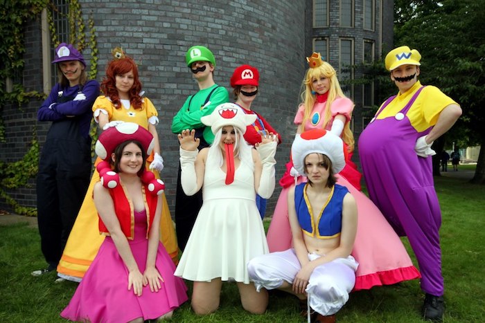 Super Mario déguisement tous les caracteres, costumes halloween pour toute la famille ou pour amis, cool idée simple pour se déguiser