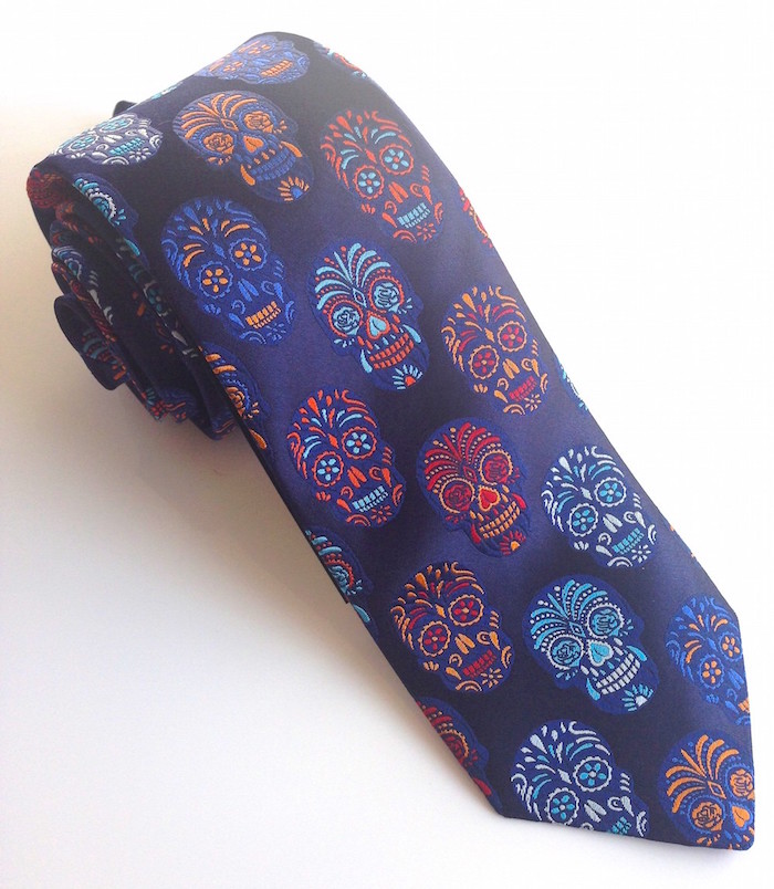 idée de cravate en soie avec broderie tete de mort mexicaine calavera pour cadeau de noel homme
