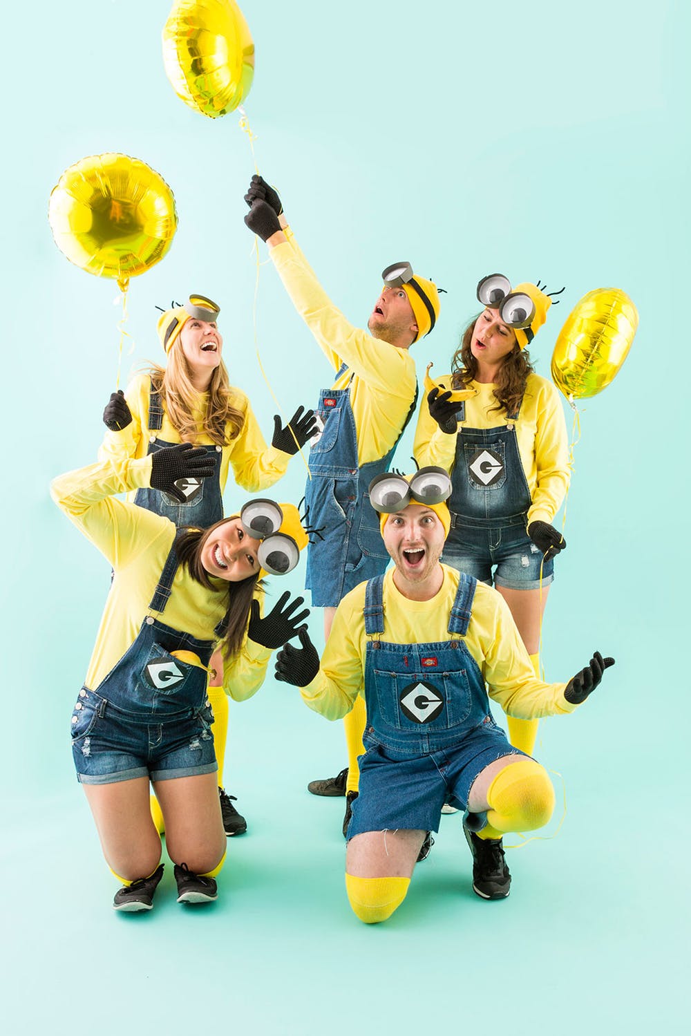 Groupe photo de costumes Halloween ridicules, choix de déguisement de groupe, les minions costumes adultes amusement