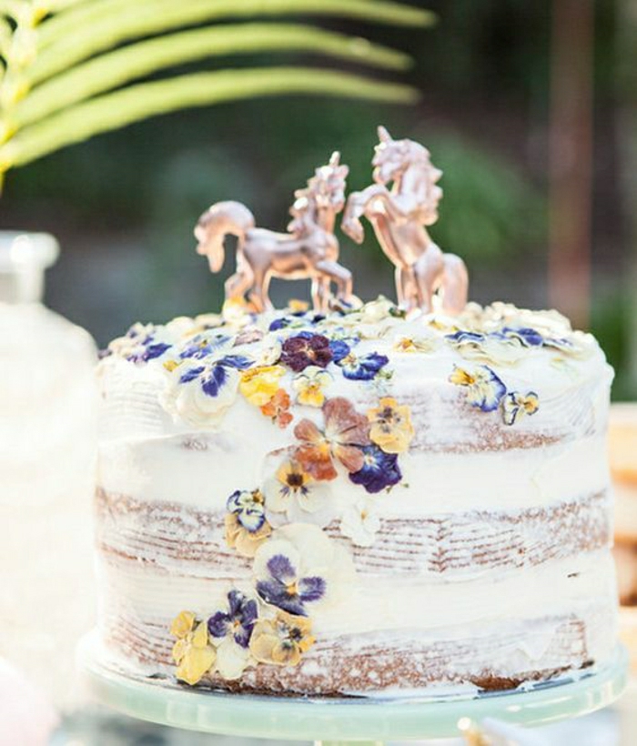 Beau gateau d’anniversaire adulte, photo le plus beau gâteau du monde, gâteau licorne décoré de fleurs comestibles