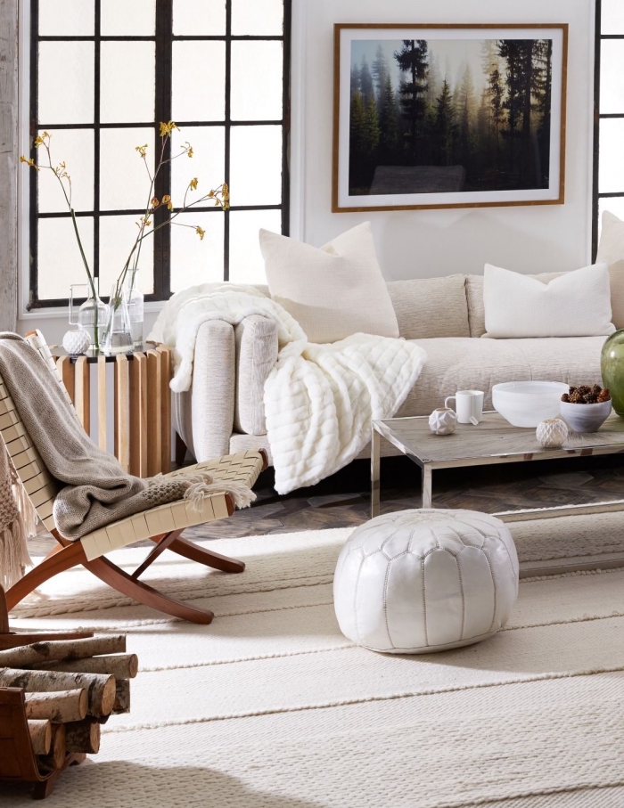 le duo blanc et bois naturel transforme ce salon en nid douillet, deco cocooning simple