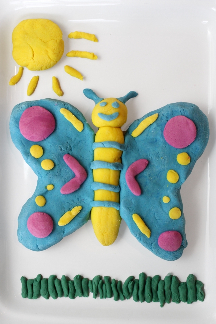 des jeux de pâte à sucre et des activités de modelage pour stimuler la créativité des enfants, papillon et soleil en pâte à maison
