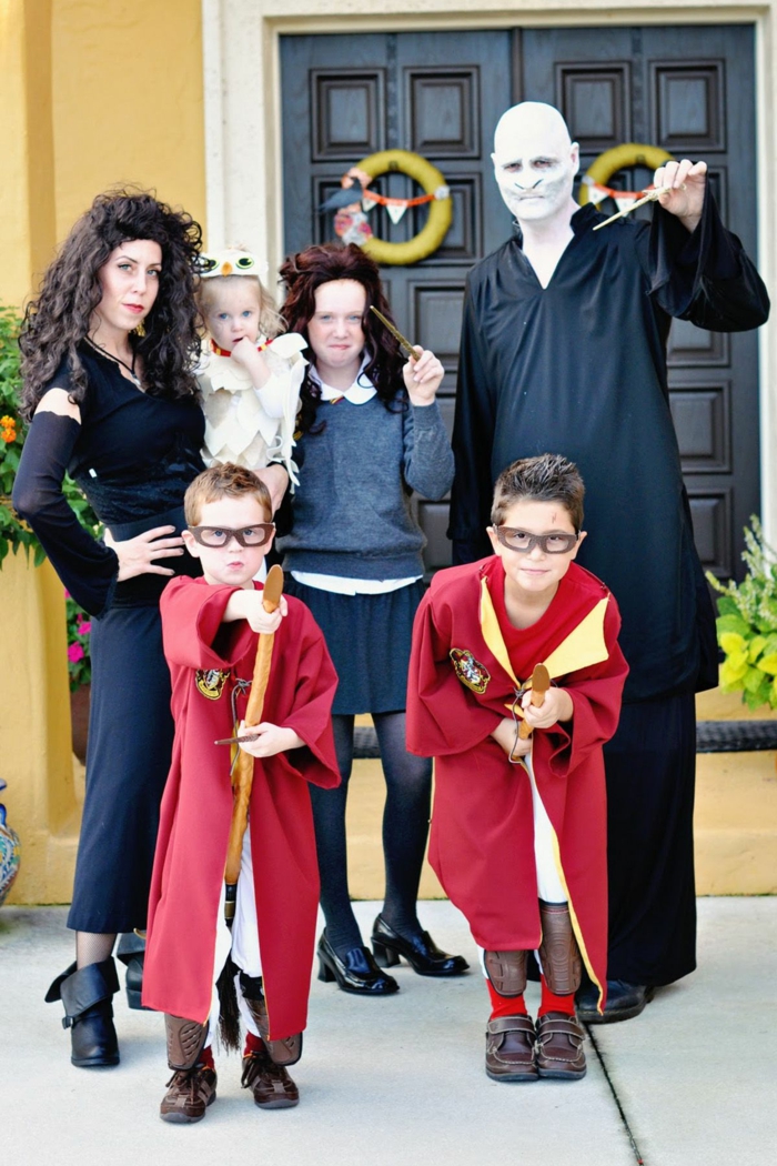 Soirée déguisée organiser une soirée thématique parfait avec beaucoup d amis Harry potter et sa famille déguisement Voldemort