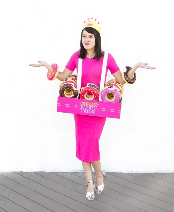 idée de déguisement femme pour halloween, costume de princesse des donuts diy, boîte à donuts en carton