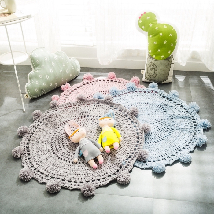 design intérieur moderne et relaxante dans une chambre d'enfant, idée tapis de jeu enfant diy rond, tapis crochet facile