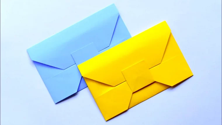 enveloppes en origami bleue et jaune avec fermture unique