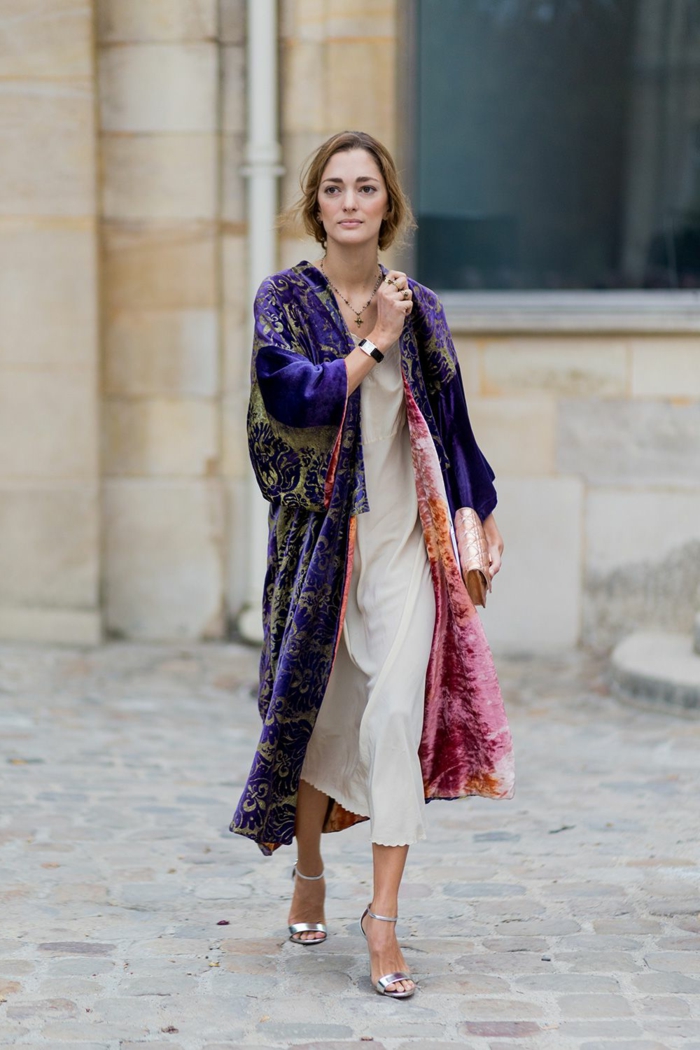Robe bohème chic associé à manteau hippie magnifique, tenue d hiver tendance décontractée chic 2018-2019