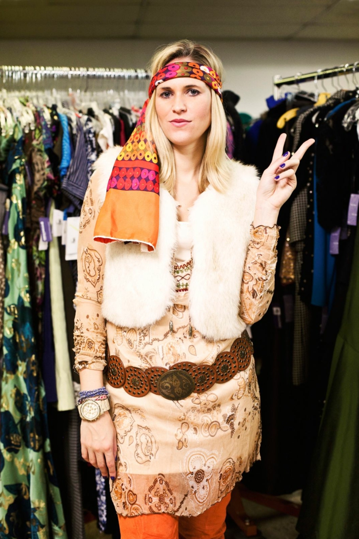 Thème déguisement soirée déguisée Hippie des années 60-s, soirée costumee avec un thème