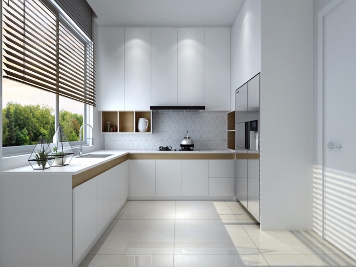 modèle de cuisine moderne blanche, exemple agencement cuisine en L avec grande fenêtre, idée meuble sans poignées
