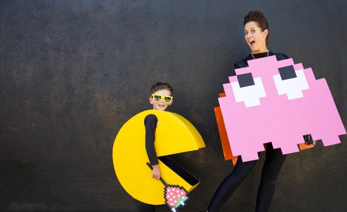 costumes Halloween DIY pour parent et enfant, déguisement pour enfant sur le thème Pac Man avec costume fait main en carton