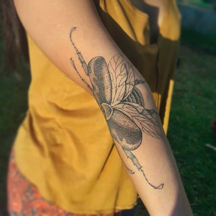 Tatouage amitié, tatouage avant bras beau tatouage minimaliste, originale idée de tatouage qui bouge quand on bouge notre main