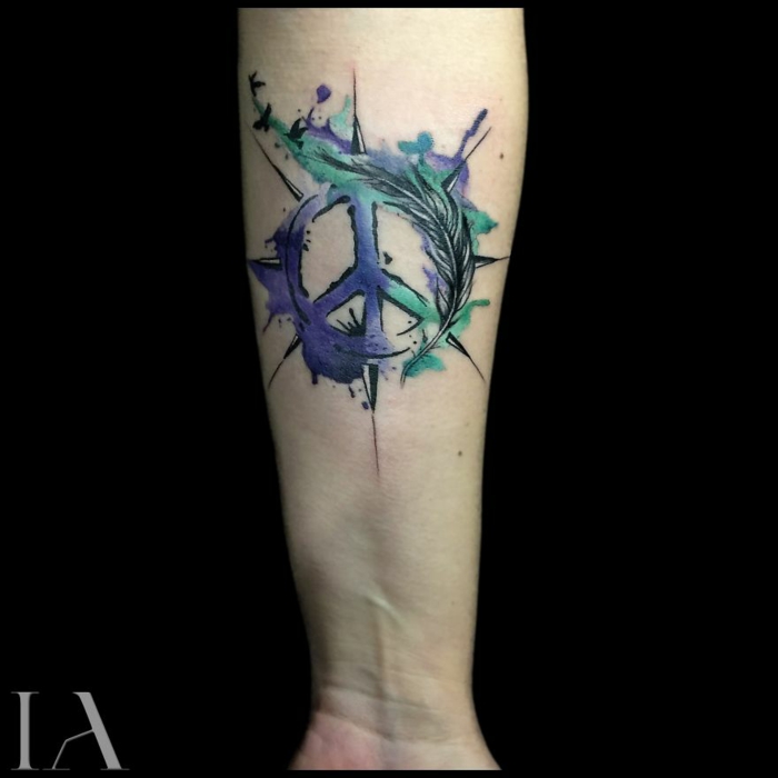 Tatouage original de symboles clichés, tatouage commun couple, tendances chez les tatouages