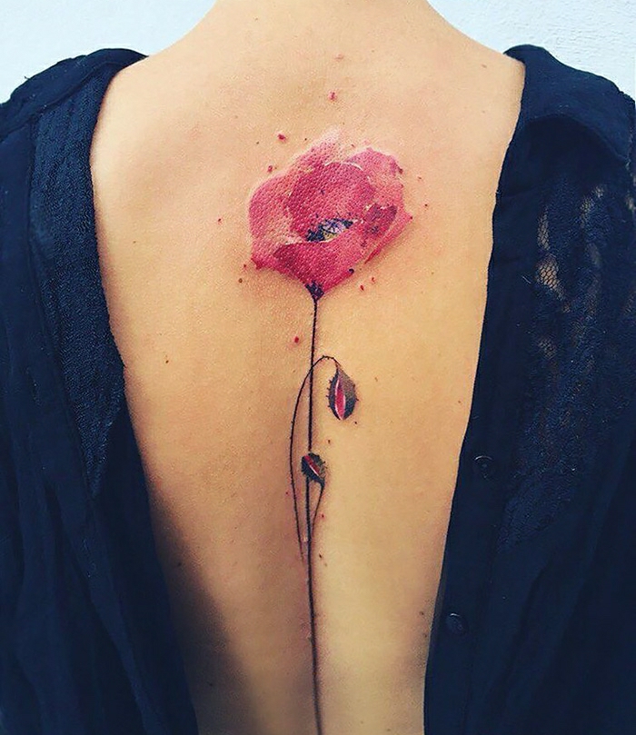 Atypique tatouage infini, idée tatouage poignet femme, inspiration tatouage original spine tattoo fleur coloree