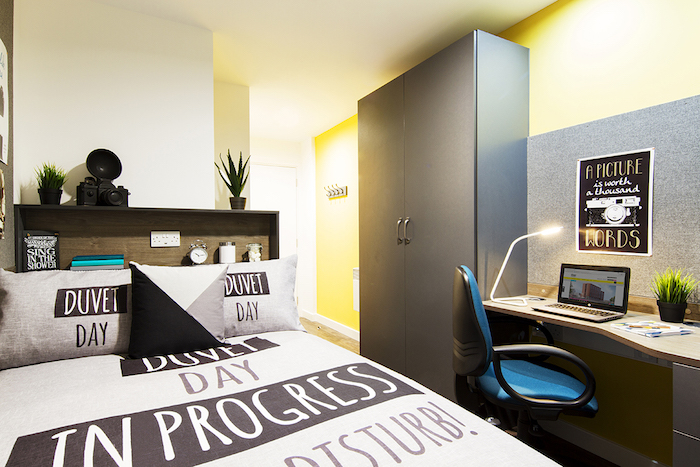 photo de chambre et logement étudiant petit et meubler avec soin avec achat de meuble en ligne