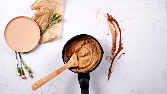 pâte à churros avec de la farine de blé entier réaliser au feu dans une casserole