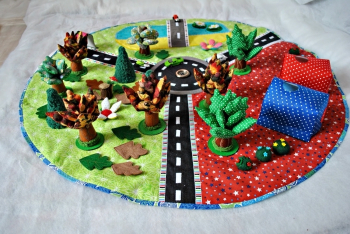 activité manuelle facile, comment faire un tapis rond en tissus, idée tapis de jeu enfant à design patchwork facile 