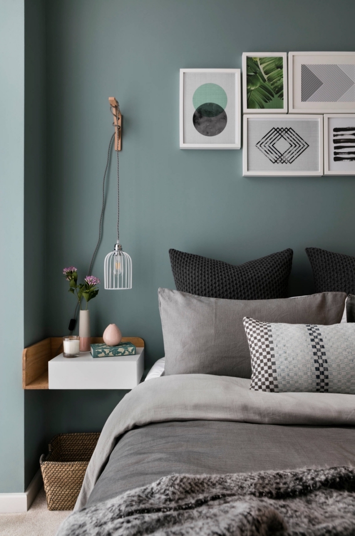 coloris chambre adulte nuance de vert, exemple de peinture vert de gris dans une chambre à coucher moderne