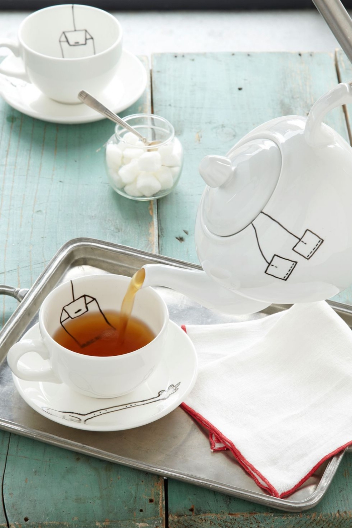 service de thé personnalisé avec dessins en marqueur, cadeau maman noel, feutre pour dessiner sur porcelaine ou céramique