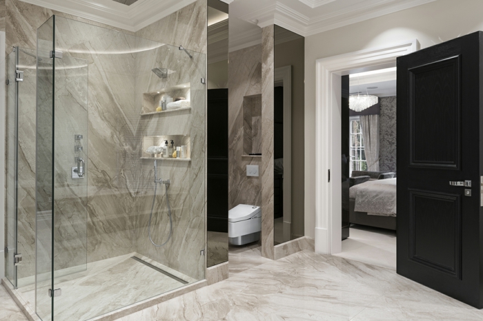 salle de bain en gris collée à la chambre à coucher, petite cabine de douche, salle de bain avec douche à l'italienne photos