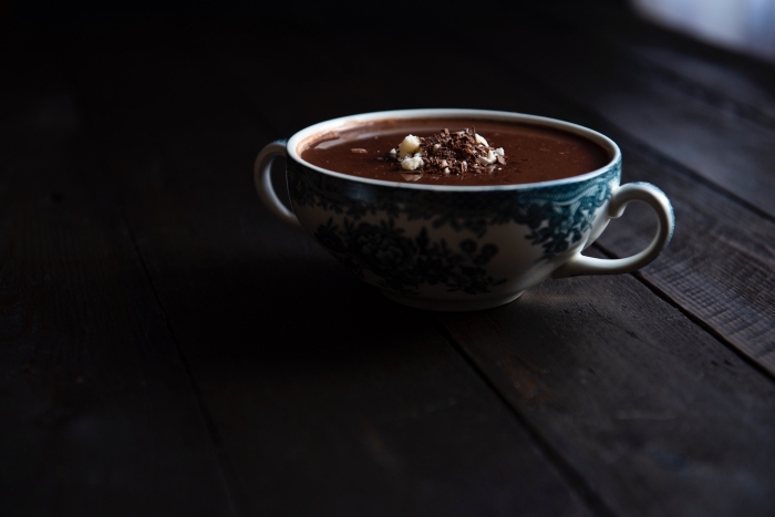 exemple de tasse au chocolat fondu épais délicieux, comment préparer un chocolat chaud épais au lait et chocolat noir