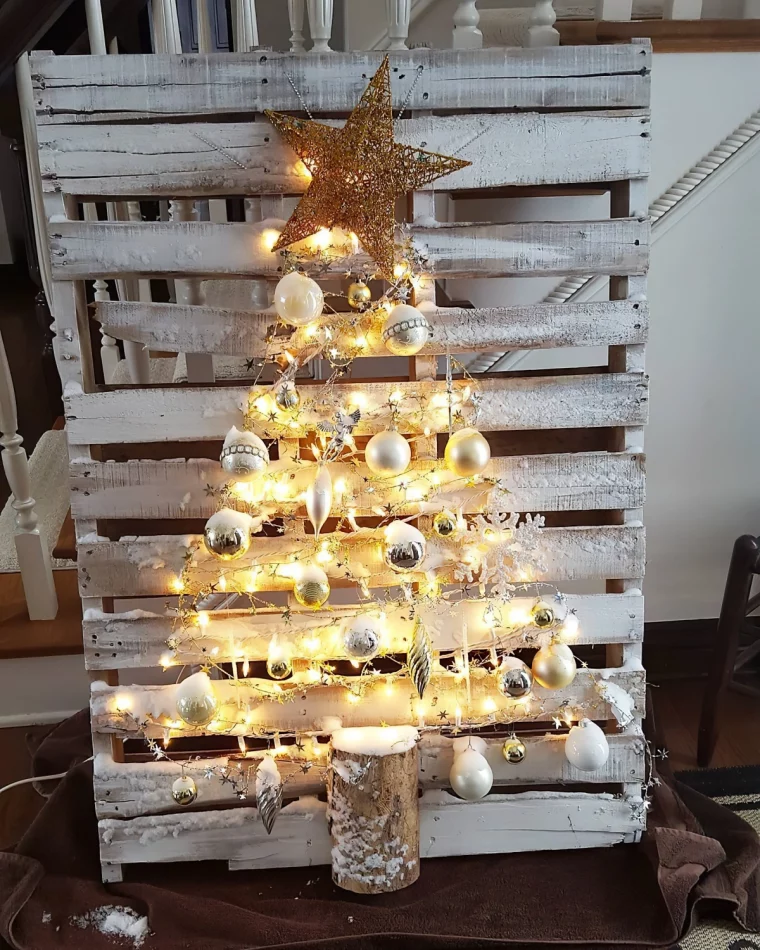 guirlande lumineuse etoile doree ornements deco sapin en bois